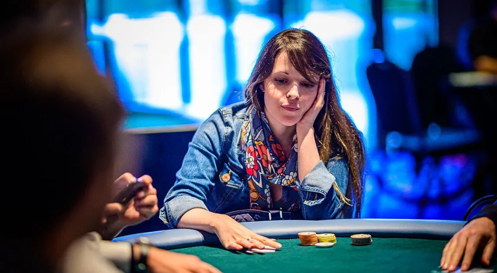 Belle donne nel poker 
